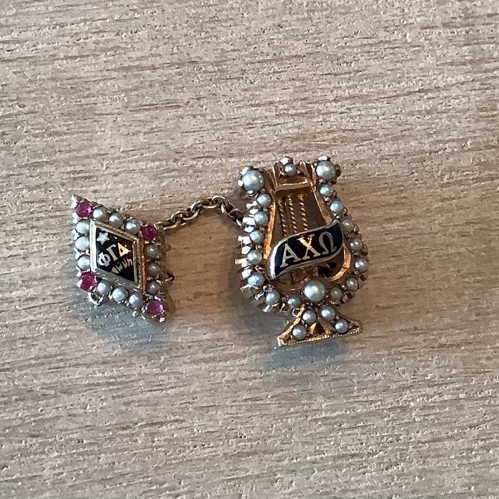 Alpha Chi Omega Gold and Pearl Vintage Pin